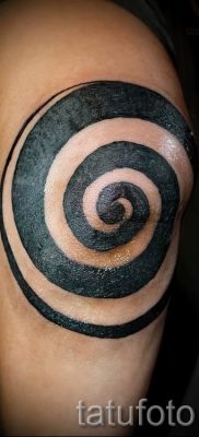 Фото тату спираль для статьи про значение татуировки с этим рисунком — tatufoto.ru — 66