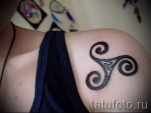 Фото тату спираль для статьи про значение татуировки с этим рисунком - tatufoto.ru - 68