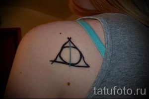 Фото тату тату дары смерти для статьи про значение рисунка татуировки - tatufoto.ru - 35