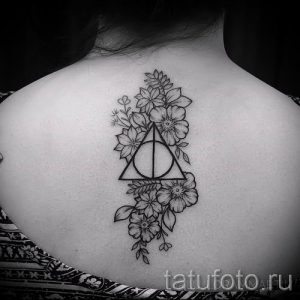 Фото тату тату дары смерти для статьи про значение рисунка татуировки - tatufoto.ru - 60