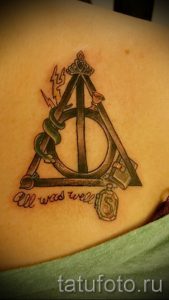 Фото тату тату дары смерти для статьи про значение рисунка татуировки - tatufoto.ru - 79