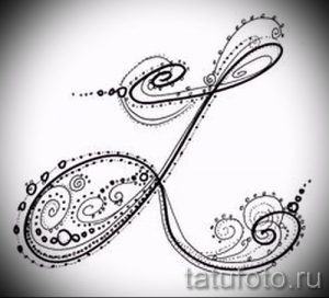 Черно-белый эскиз татуировки буквы 'S', выполненный в стиле Doodle Art с использованием завитков и спиралей. Идеально для творческих и оригинальных личностей.