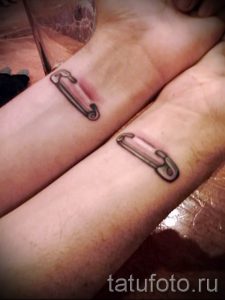 тату булавка фото для статьи про значение татуировки с булавкой - tatufoto.ru - 10
