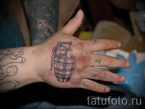 тату граната фото готовой татуировки для статьи про значение тату - tatufoto.ru 49