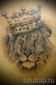тату лев с короной - фото для статьи про значение татуировки - tatufoto.ru - 11