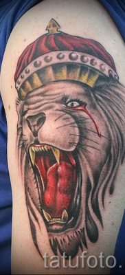 тату лев с короной — фото для статьи про значение татуировки  — tatufoto.ru — 21
