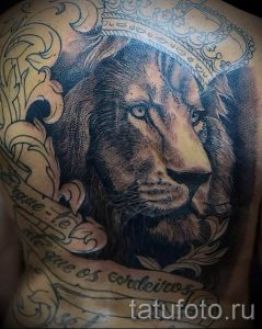 тату лев с короной - фото для статьи про значение татуировки - tatufoto.ru - 22