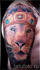 тату лев с короной - фото для статьи про значение татуировки - tatufoto.ru - 24