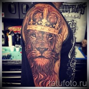 тату лев с короной - фото для статьи про значение татуировки - tatufoto.ru - 26