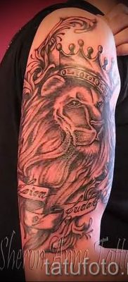 тату лев с короной — фото для статьи про значение татуировки  — tatufoto.ru — 27