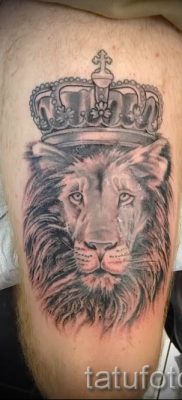 тату лев с короной — фото для статьи про значение татуировки  — tatufoto.ru — 29