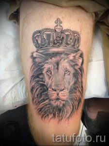 тату лев с короной - фото для статьи про значение татуировки - tatufoto.ru - 29