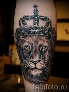 тату лев с короной - фото для статьи про значение татуировки - tatufoto.ru - 37