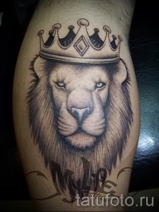 тату лев с короной - фото для статьи про значение татуировки - tatufoto.ru - 40