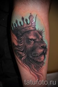 тату лев с короной - фото для статьи про значение татуировки - tatufoto.ru - 56