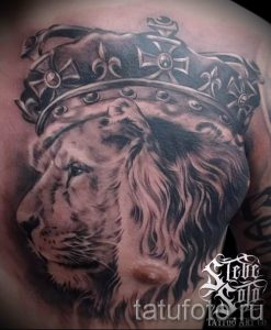 тату лев с короной - фото для статьи про значение татуировки - tatufoto.ru - 58