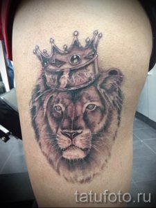 тату лев с короной - фото для статьи про значение татуировки - tatufoto.ru - 61