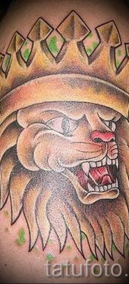 тату лев с короной — фото для статьи про значение татуировки  — tatufoto.ru — 68