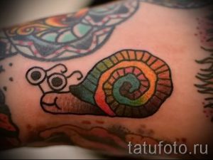 тату улитка фото - пример тату для статьи про значение татуировки - tatufoto.ru - 63