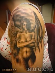 татуировка Валькирия на фото для статьи про значение тату - tatufoto.ru - 19