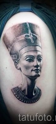 фото классной готовой тату Нефертити для статьи про значение 5
