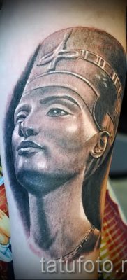 фото классной готовой тату Нефертити для статьи про значение 21