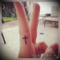 Фото интересной готовой тату на пальце с крестом для подбора и отрисовывания своего эскиза - идея