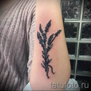 фото пример тату лаванда для статьи про значение этой татуировки 1