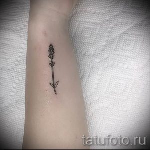 фото пример тату лаванда для статьи про значение этой татуировки 21