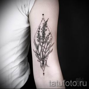фото пример тату лаванда для статьи про значение этой татуировки 35