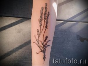 фото пример тату лаванда для статьи про значение этой татуировки 48