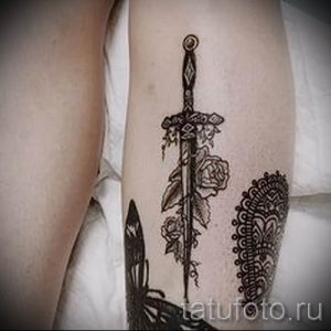 фото пример тату меч - картинка для статьи про значение татуировки 14