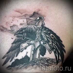 фото пример тату меч - картинка для статьи про значение татуировки 16