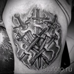 фото пример тату меч - картинка для статьи про значение татуировки 24