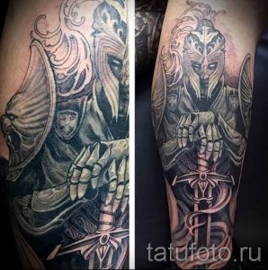 фото пример тату меч - картинка для статьи про значение татуировки 29