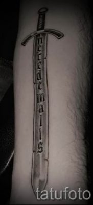 фото пример тату меч — картинка для статьи про значение татуировки 31