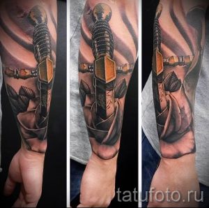 фото пример тату меч - картинка для статьи про значение татуировки 34