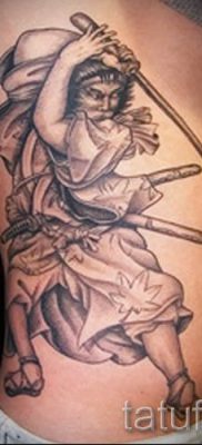 фото пример тату меч — картинка для статьи про значение татуировки 37