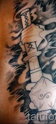 фото пример тату меч — картинка для статьи про значение татуировки 38