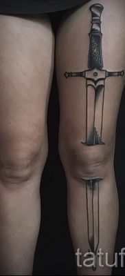 фото пример тату меч — картинка для статьи про значение татуировки 44