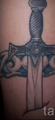 фото пример тату меч — картинка для статьи про значение татуировки 46