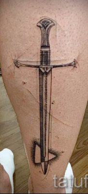 фото пример тату меч — картинка для статьи про значение татуировки 48