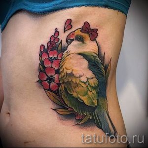 фото пример тату попугай для статьи про значение тату с попугаем - 41