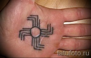 фото пример тату свастика для статьи про значение татуировки - tatufoto.ru - 22