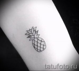 фото тату ананас для статьи про значение татуировки с ананасом - tatufoto.ru - 1