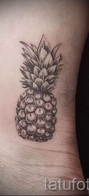 фото тату ананас для статьи про значение татуировки с ананасом — tatufoto.ru — 5