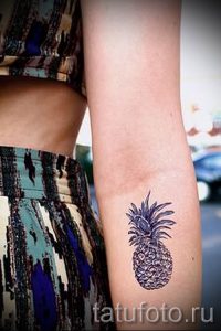 фото тату ананас для статьи про значение татуировки с ананасом - tatufoto.ru - 6