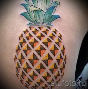 фото тату ананас для статьи про значение татуировки с ананасом - tatufoto.ru - 15