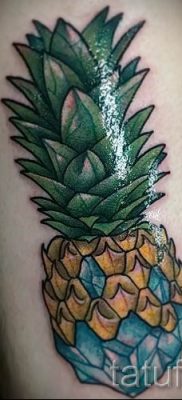 фото тату ананас для статьи про значение татуировки с ананасом — tatufoto.ru — 18