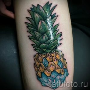 фото тату ананас для статьи про значение татуировки с ананасом - tatufoto.ru - 18